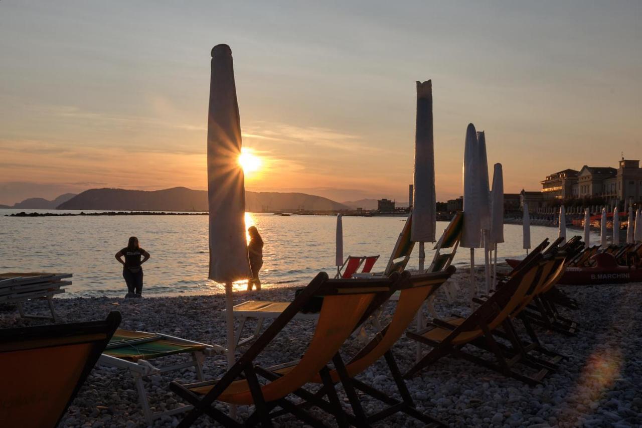 Claudia Nel Cuore Di Forte Dei Marmi Exteriör bild